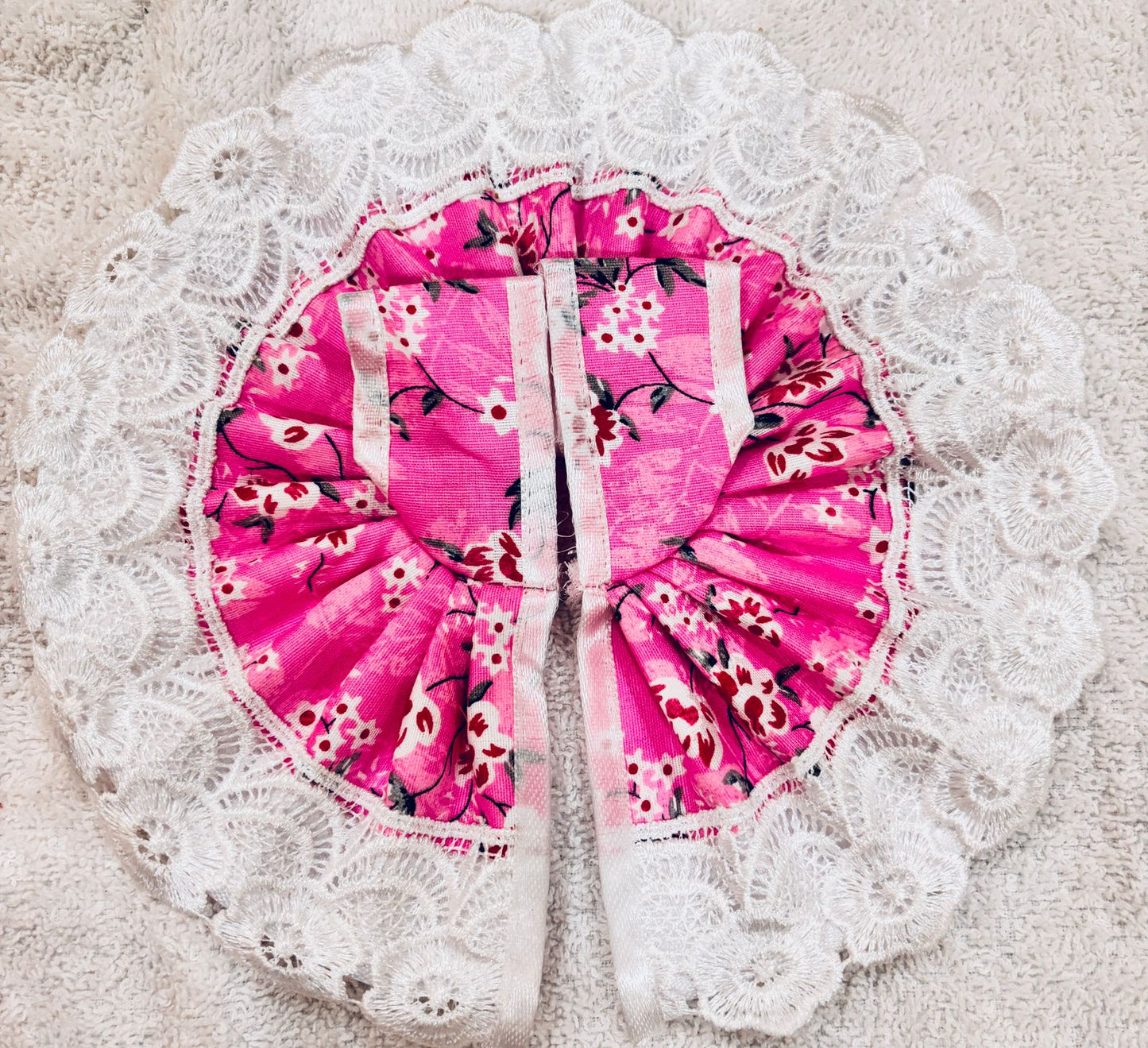 Daily wear cotton poshak with White Lace